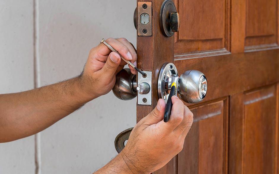 ouverture de porte claquée serrurier Neauphle-le-Château